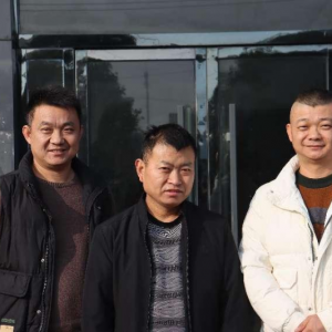 和睦兄弟三十年不分家，撐起父母晚年幸福生活——潁上縣謝橋鎮(zhèn)姜允紅三兄弟的故事